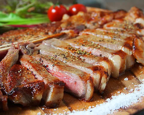 岡山駅周辺で肉料理・肉バルにおすすめの居酒屋3選【2026年】ステーキ・和牛・炭焼きが自慢